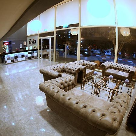 Avia Hotel & Resort Yehud-Monosson Bagian luar foto