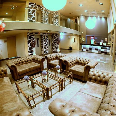 Avia Hotel & Resort Yehud-Monosson Bagian luar foto