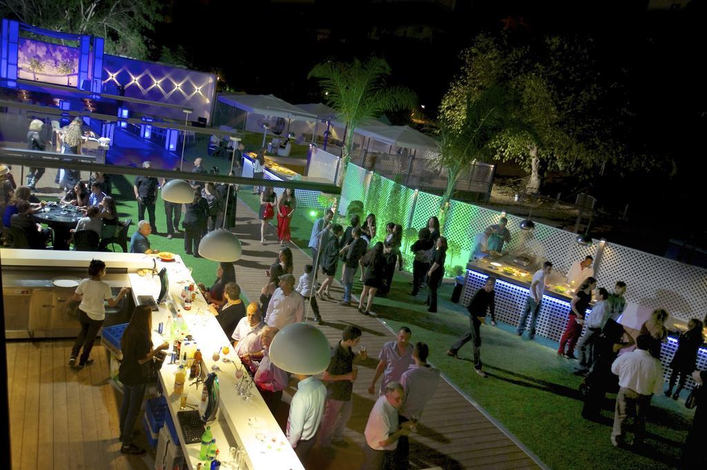 Avia Hotel & Resort Yehud-Monosson Bagian luar foto