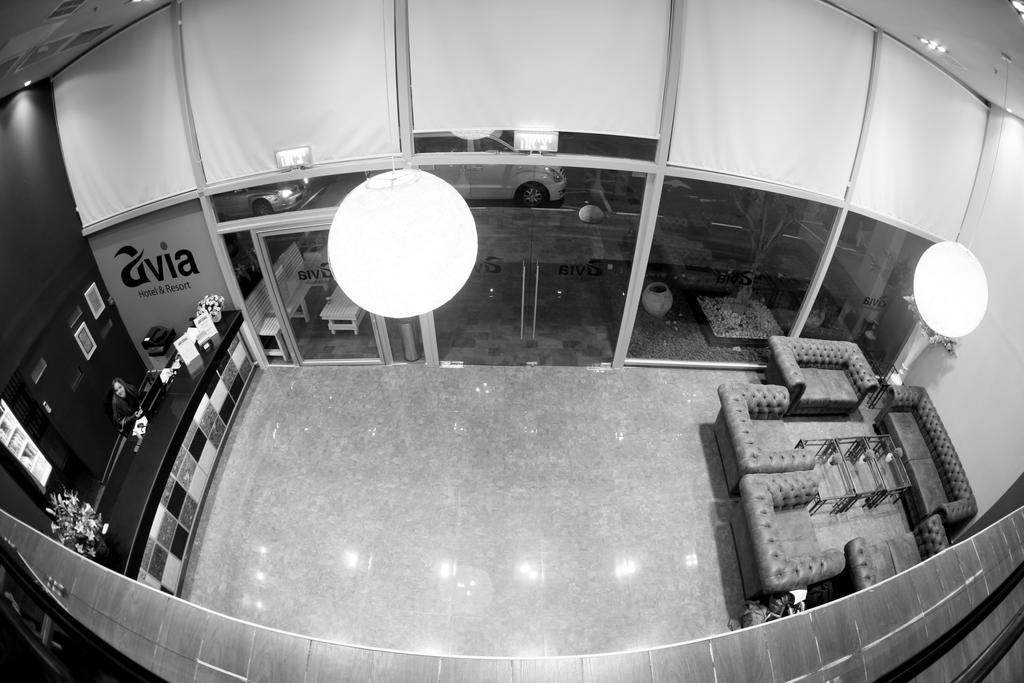 Avia Hotel & Resort Yehud-Monosson Bagian luar foto