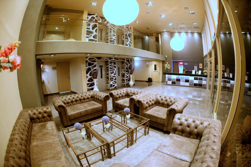 Avia Hotel & Resort Yehud-Monosson Bagian luar foto
